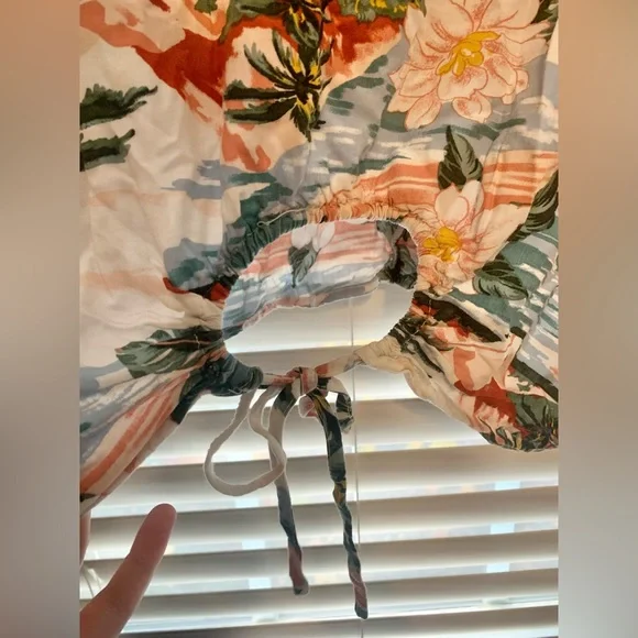 O.L.M woman’s crop button up hawaiian shirt - Picture 6 of 6